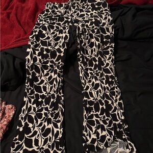 Maurices Black & White Floral Wide-Leg Pants